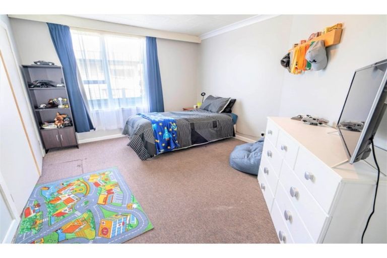 Photo of property in 58 Mauchline Street, Wallacetown, 9816