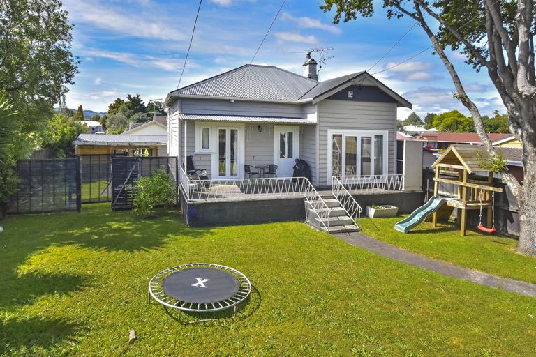 Photo of property in 11 Albert Street, Papakura, 2110