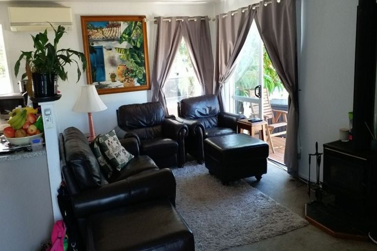 Photo of property in 11 Babington Place, Torbay, Auckland, 0630