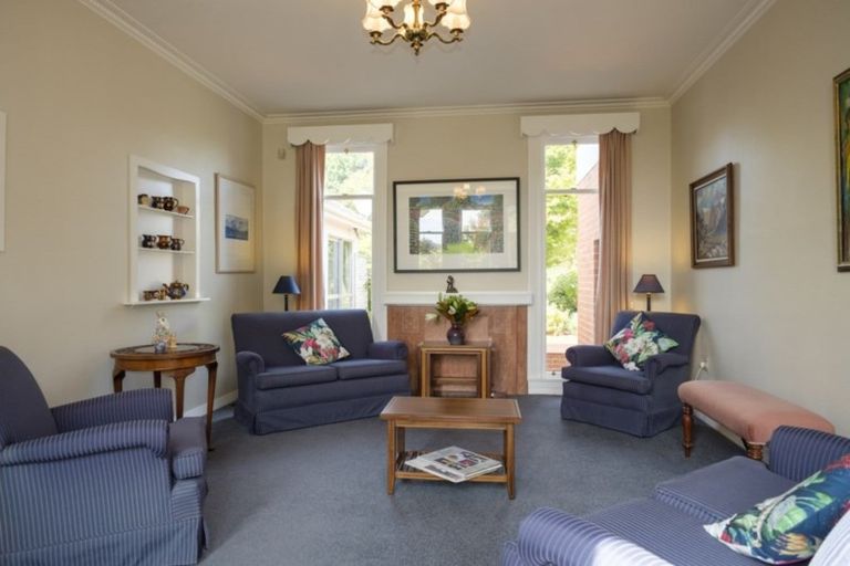 Photo of property in 142 Eglinton Road, Mornington, Dunedin, 9011