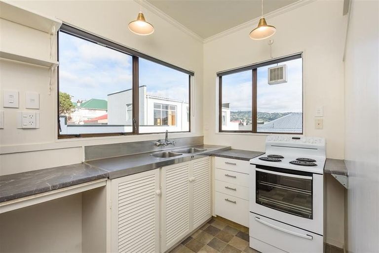 Photo of property in 6/51 Austin Street, Mount Victoria, Wellington, 6011