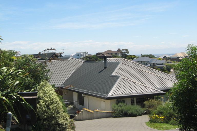 Photo of property in 14 Petworth Place, Westmorland, Christchurch, 8025