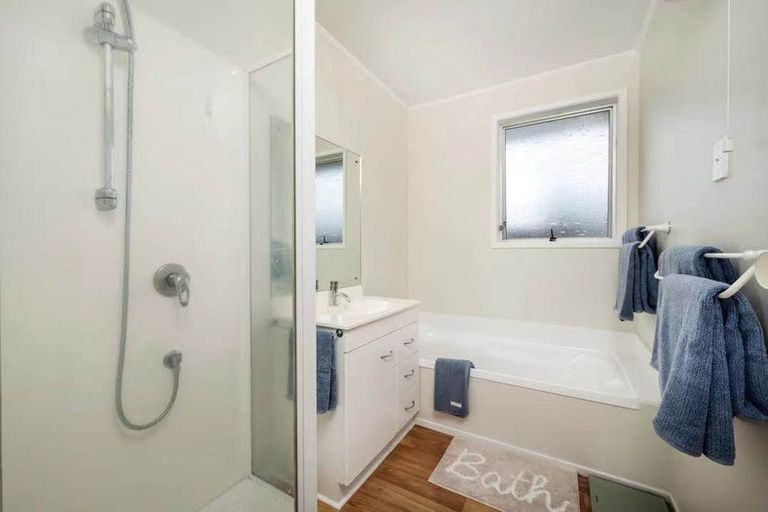 Photo of property in 4 Tangelo Place, Bucklands Beach, Auckland, 2012