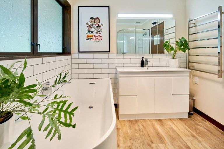 Photo of property in 850a Paekakariki Hill Road, Paekakariki Hill, Porirua, 5381