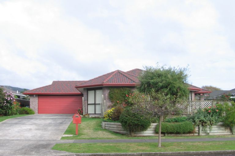 Photo of property in 4 Cranbrook Grove, Waikanae, 5036