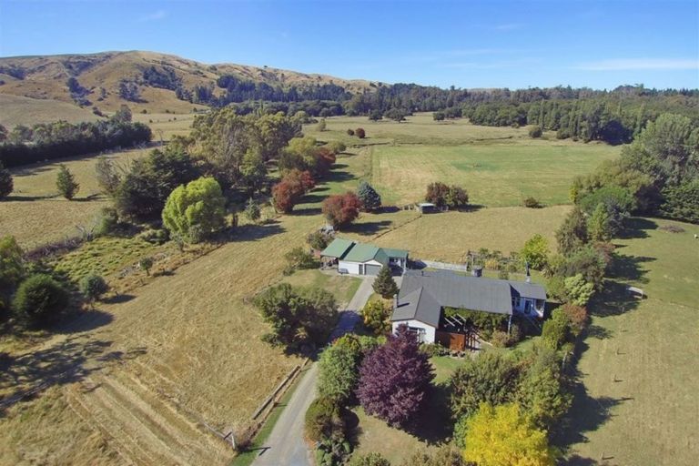 Photo of property in 2 Reeves Street, Cheviot, 7310