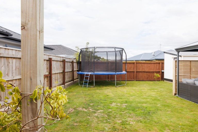 Photo of property in 17 Daniel Place, Kelvin Grove, Palmerston North, 4414