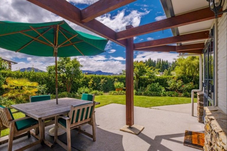 Photo of property in 4 Aspinall Street, Wanaka, 9305