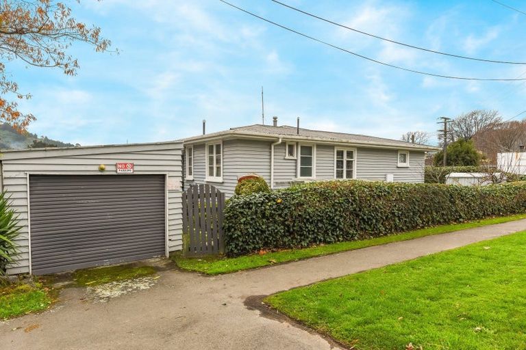 Photo of property in 45 York Street, Picton, 7220