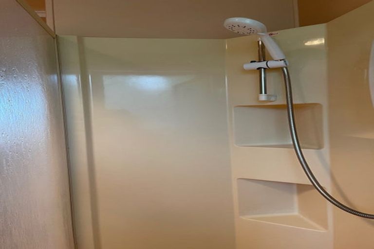 Photo of property in 30 Waverley Avenue, Glenfield, Auckland, 0629