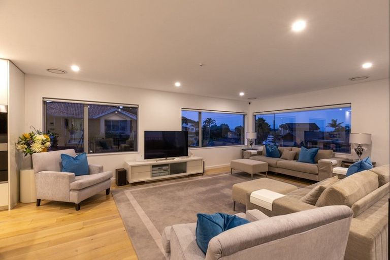 Photo of property in 96 Grovenor Drive, Orewa, 0931