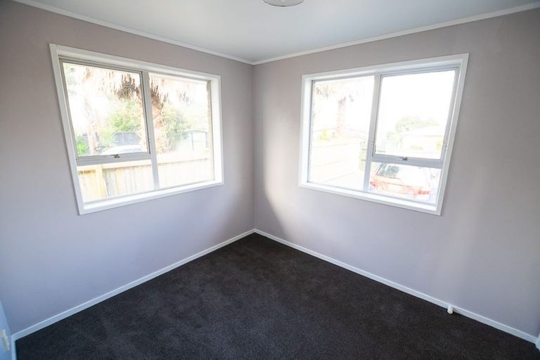 Photo of property in 1/191 Don Buck Road, Massey, Auckland, 0614