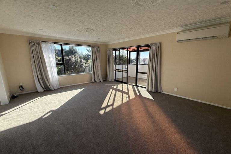 Photo of property in 20 Taupata Street, Redcliffs, Christchurch, 8081