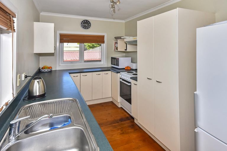 Photo of property in 11 Albert Street, Papakura, 2110