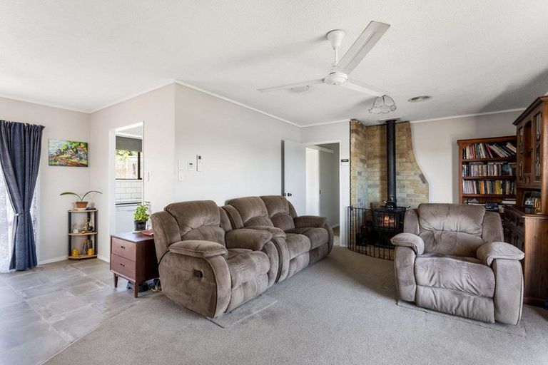 Photo of property in 1 Langstone Street, Welcome Bay, Tauranga, 3112