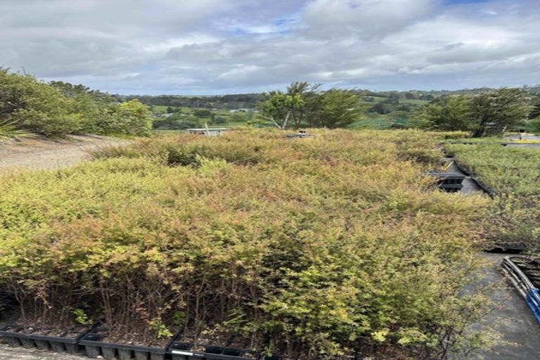 Photo of property in 200 Tawa Road, Kumeu, 0891