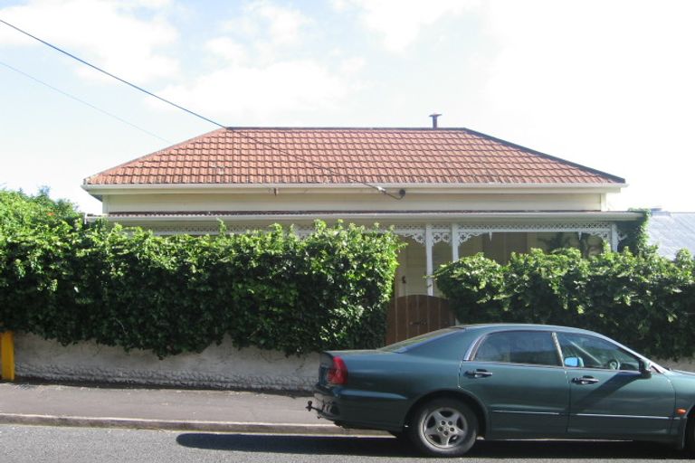 Photo of property in 29 Kerr Street, Devonport, Auckland, 0624