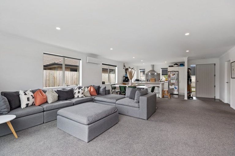 Photo of property in 19 Naeo Close, Papamoa Beach, Papamoa, 3118