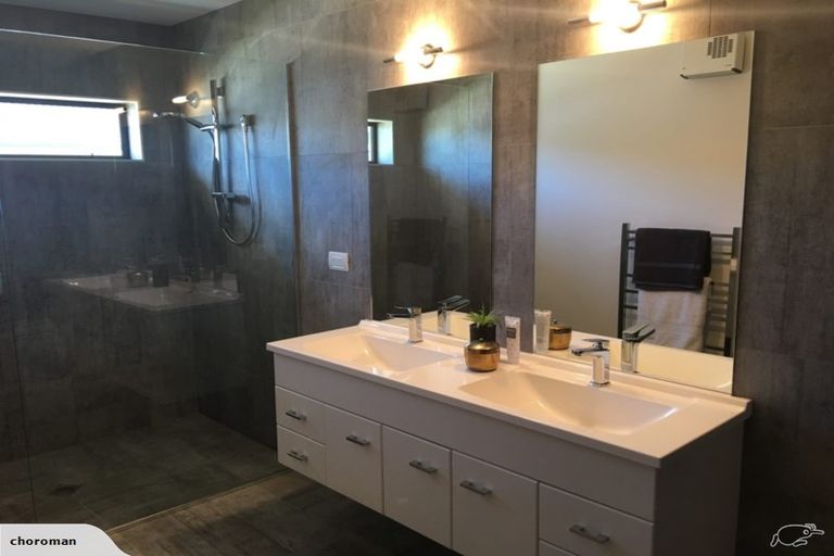 Photo of property in 16 Stace Hopper Drive, One Tree Point, 0118