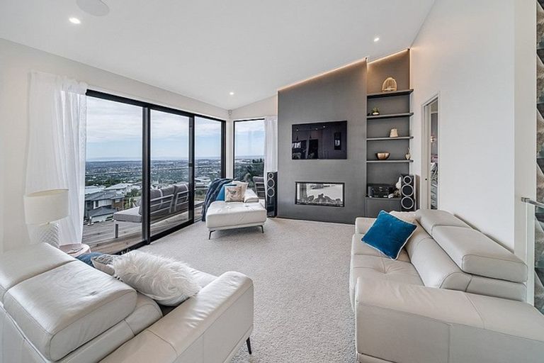 Photo of property in 14 Pennine Way, Huntsbury, Christchurch, 8022