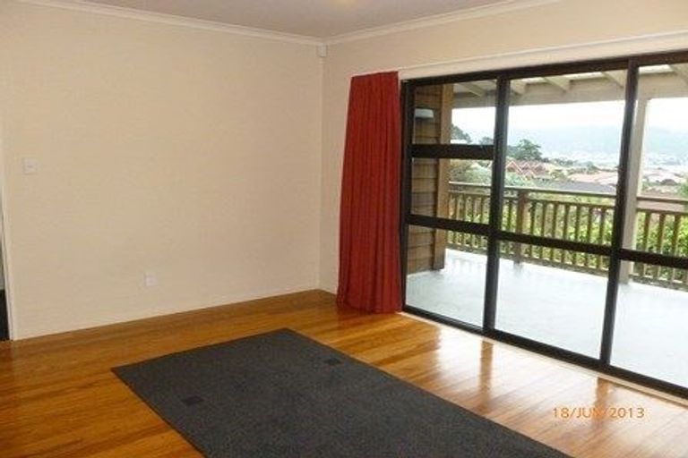 Photo of property in 30 Kinloch Place, Papakowhai, Porirua, 5024