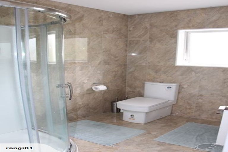 Photo of property in 30a Schnapper Rock Road, Schnapper Rock, Auckland, 0632