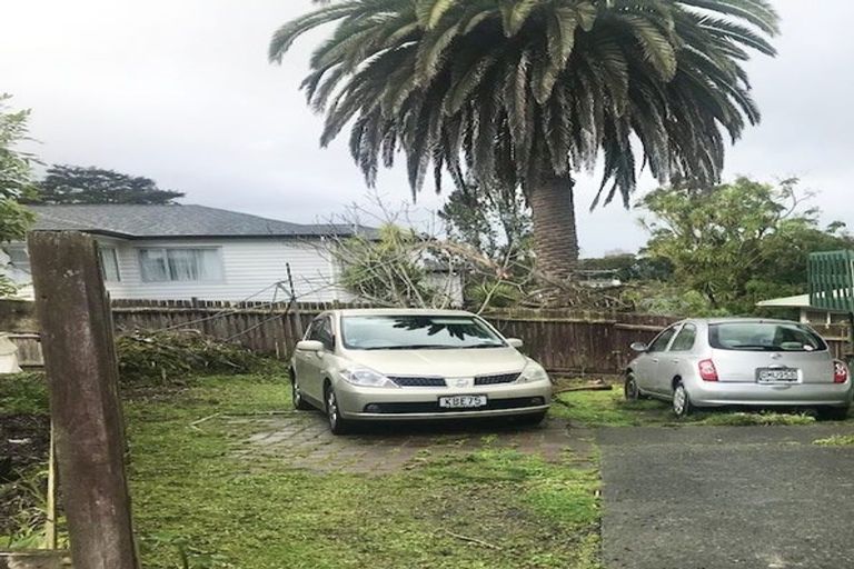 Photo of property in 1/23 Woodcote Drive, Glenfield, Auckland, 0629