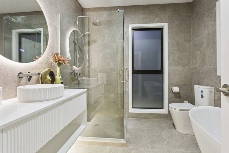 Photo of property in 1 Piwari Lane, Taupaki, 0782