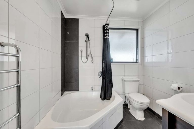 Photo of property in 8 Doctors Hill Road, Maungaturoto, 0520