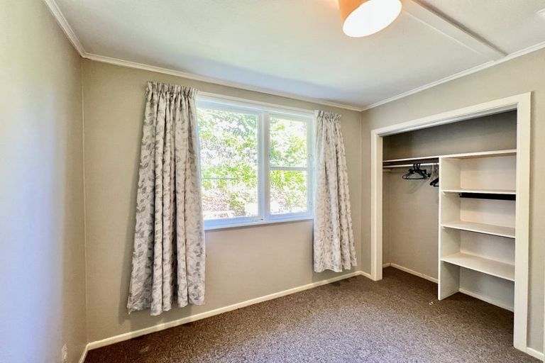 Photo of property in 18 Deller Grove, Silverstream, Upper Hutt, 5019