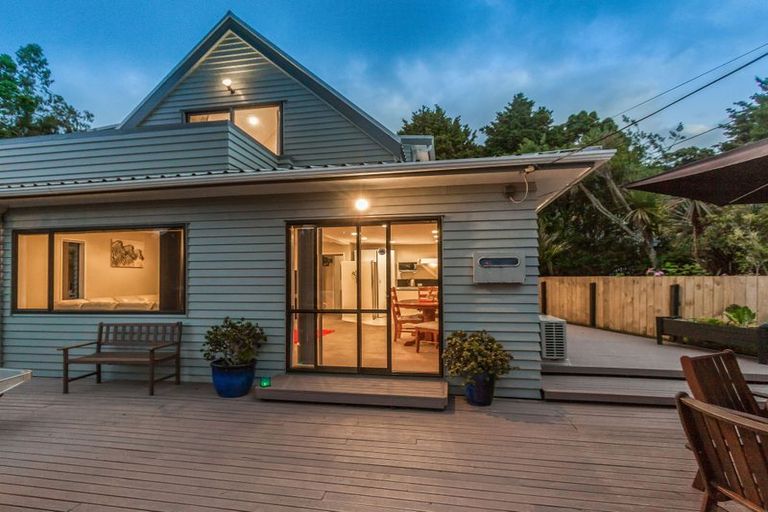 Photo of property in 6 Karen Road, Laingholm, Auckland, 0604