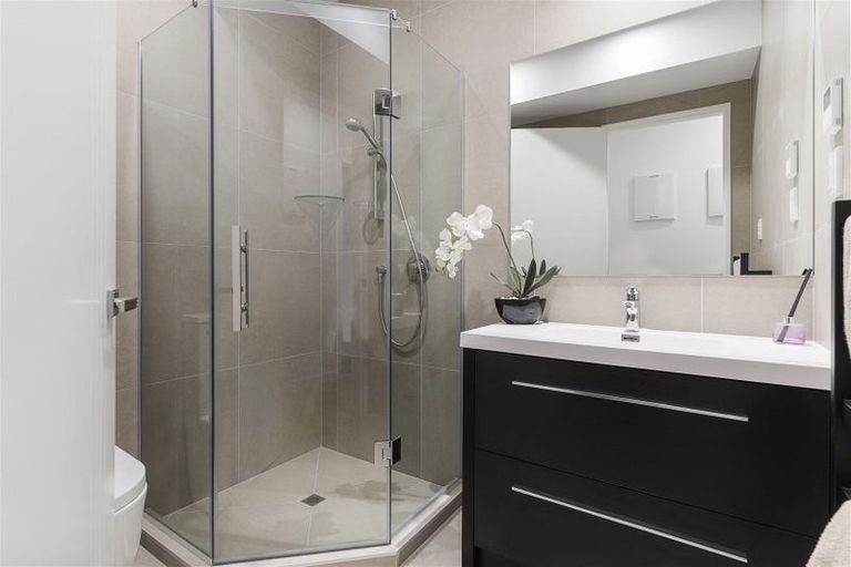 Photo of property in 4 Moki Place, Long Bay, Auckland, 0630