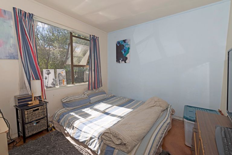 Photo of property in 3 Glucina Place, Glen Eden, Auckland, 0602