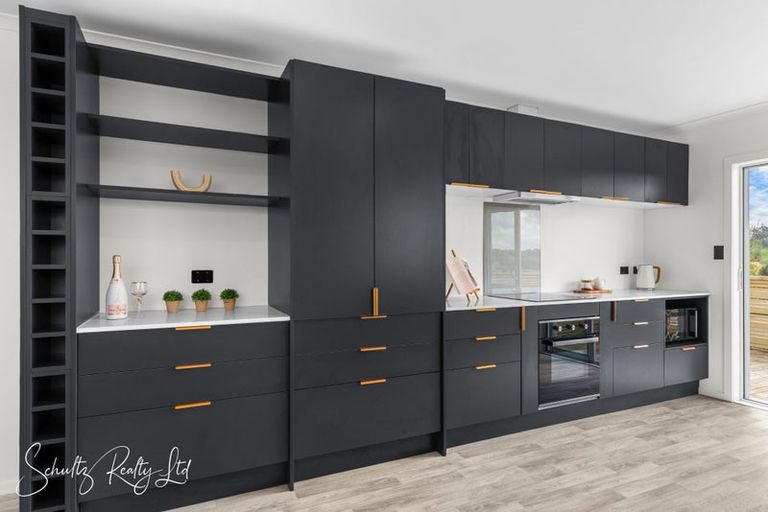 Photo of property in 109 Hurndall Street East, Maungaturoto, 0520