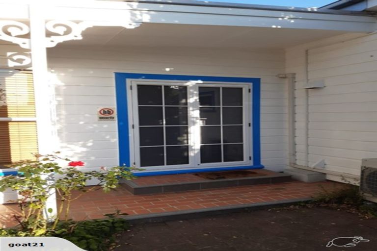 Photo of property in 1010 Heretaunga Street East, Parkvale, Hastings, 4122