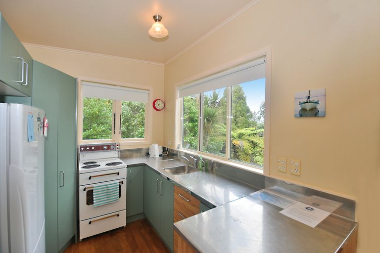 Photo of property in 14 Hillside Crescent, Leigh, 0985