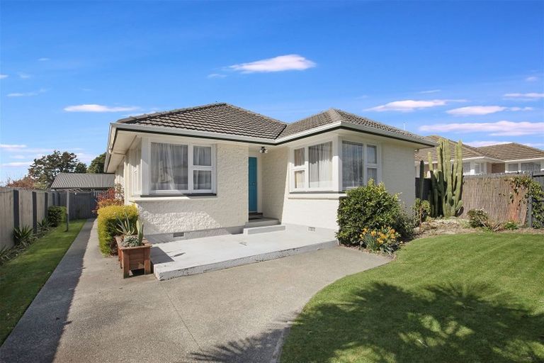 Photo of property in 2/6 Oakhurst Place, Russley, Christchurch, 8042