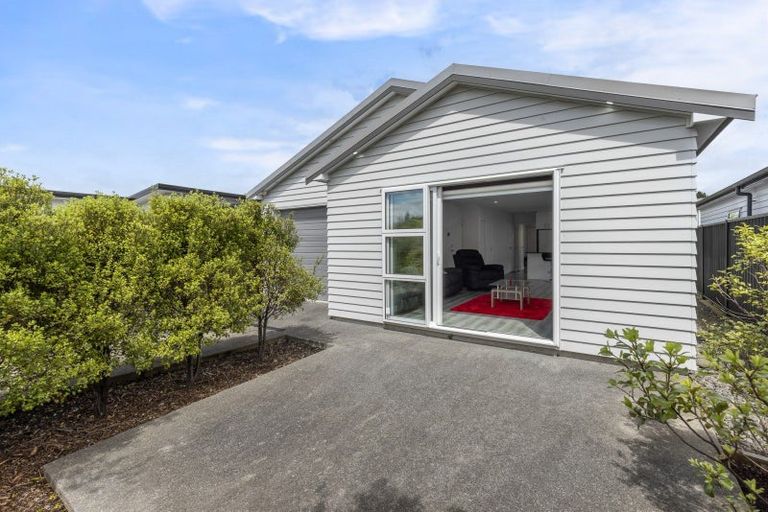 Photo of property in 44 Karearea Avenue, Kenepuru, Porirua, 5022