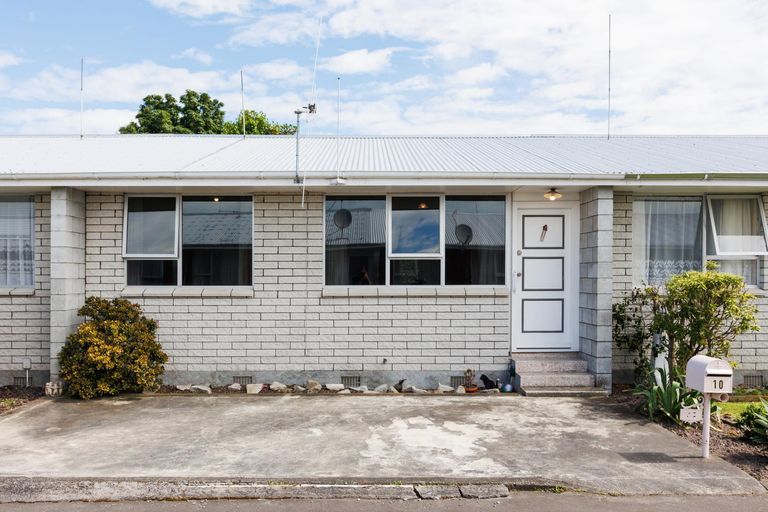 Photo of property in 10 Kiwi Court, Roslyn, Palmerston North, 4414