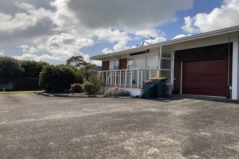 Photo of property in 2/32 Highland Park Drive, Highland Park, Auckland, 2010