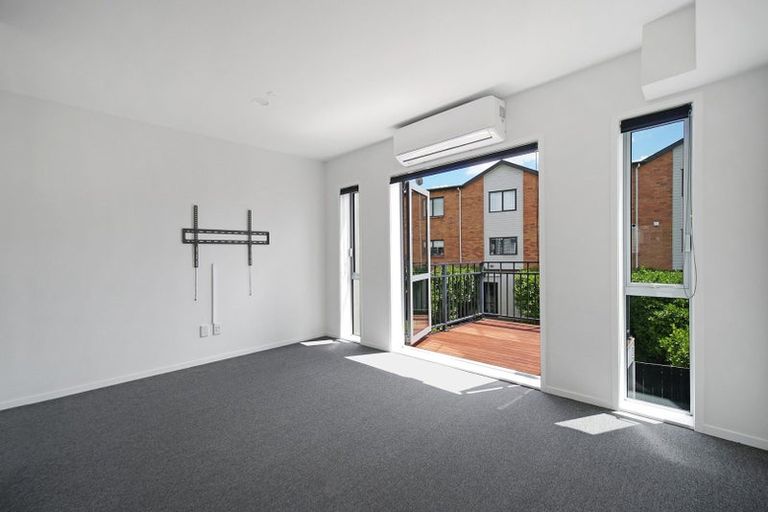 Photo of property in 60 Niu Lane, Te Atatu South, Auckland, 0610