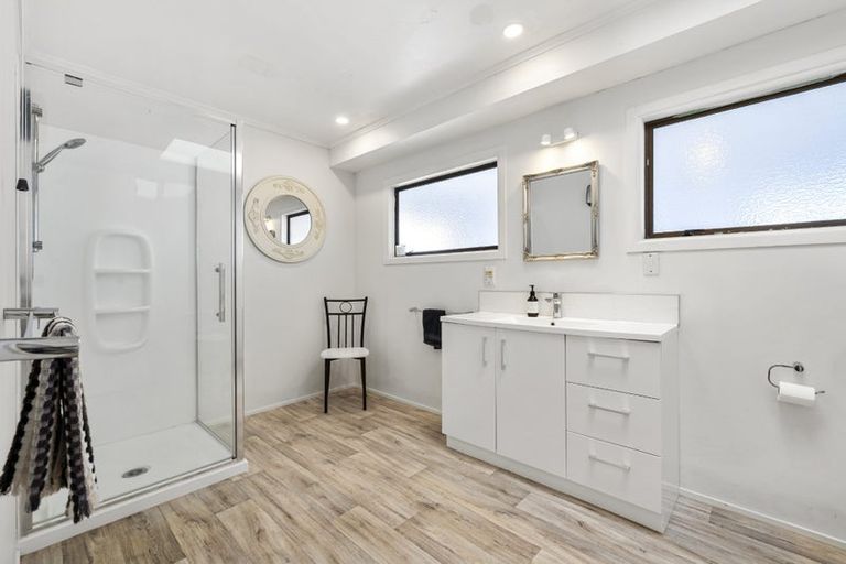 Photo of property in 6 Uenuku Avenue, Raglan, 3225