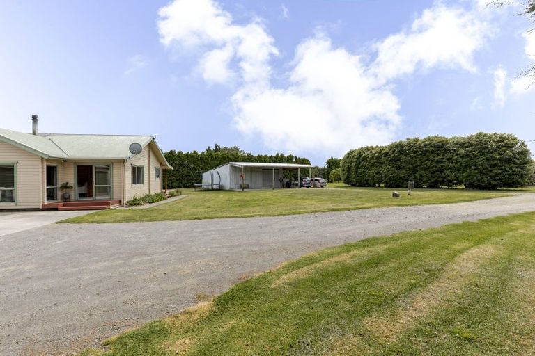 Photo of property in 280 Corbett Road, Paraite, New Plymouth, 4373