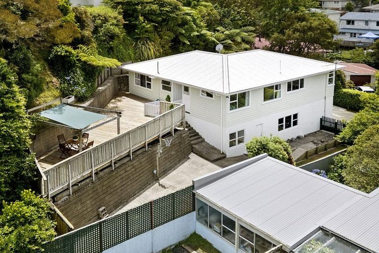 Photo of property in 12 Pembroke Street, Tawa, Wellington, 5028
