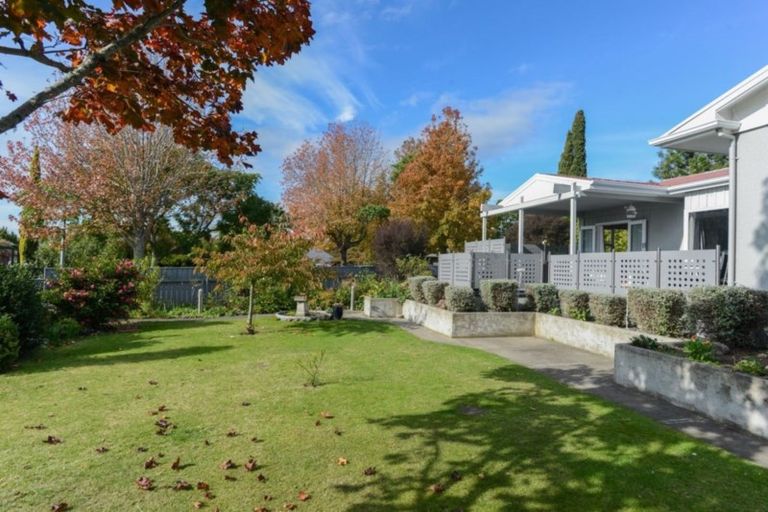 Photo of property in 1 Hereworth Grove, Havelock North, 4130
