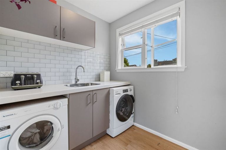 Photo of property in 44 Pitcairn Crescent, Bryndwr, Christchurch, 8053