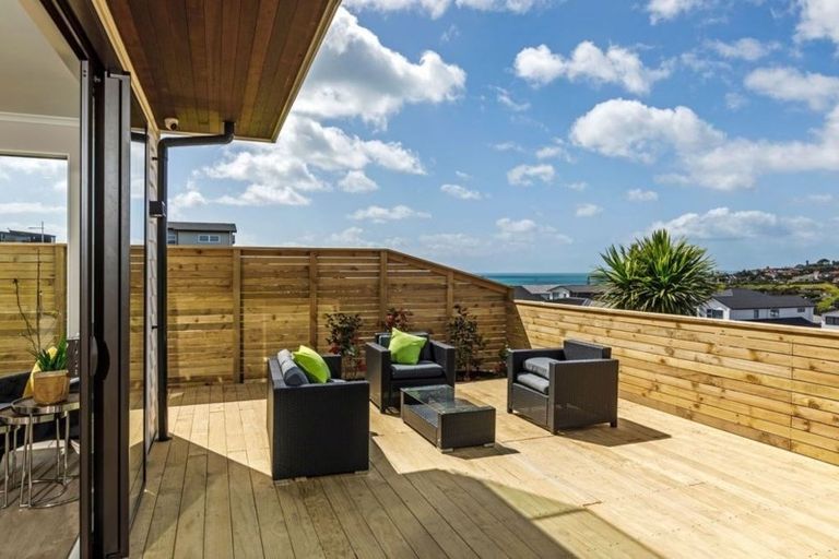 Photo of property in 34 Bearing Parade, Long Bay, Auckland, 0630