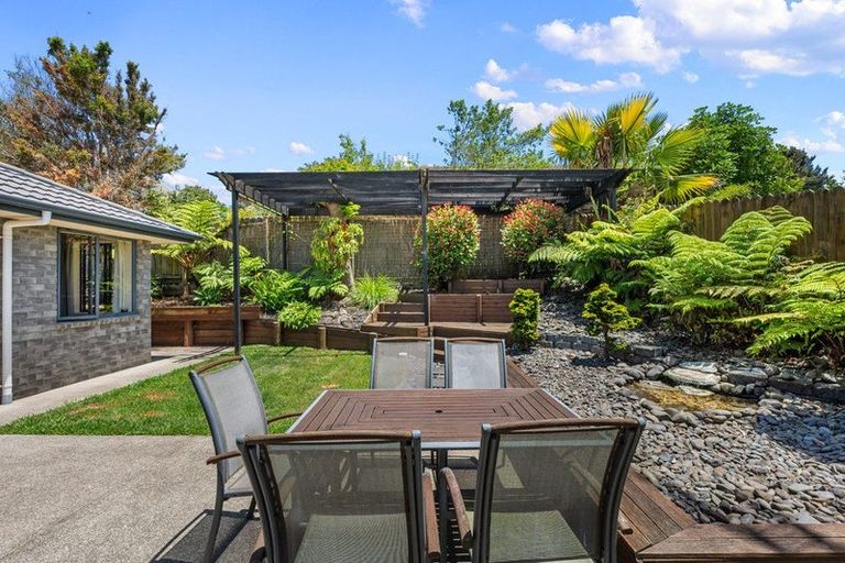 Photo of property in 56 Cabeleigh Drive, Helensville, 0800
