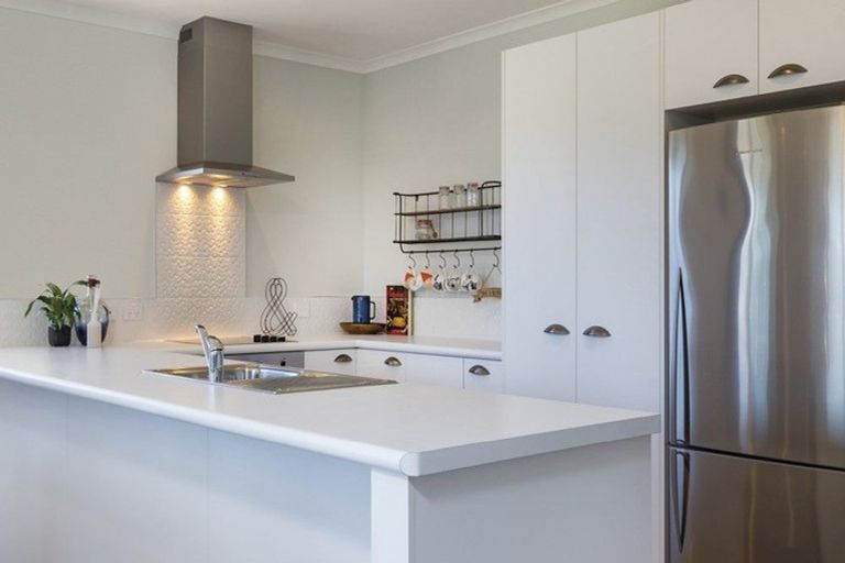 Photo of property in 8 St Julia Court, Helensville, 0800