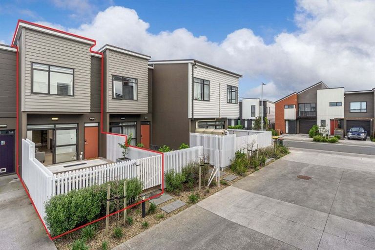 Photo of property in 15 Tuatua Road, Hobsonville, Auckland, 0616